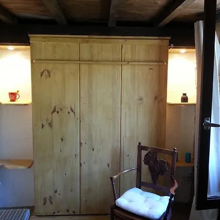 Castanet Bed & Breakfast *