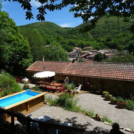 Castanet Bed & Breakfast