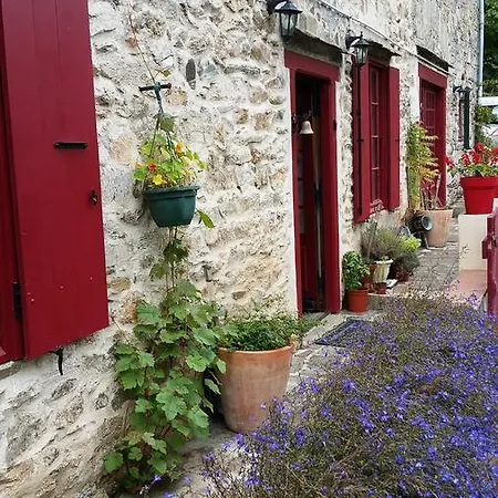 Castanet Bed & Breakfast Ferrals-les-Montagnes